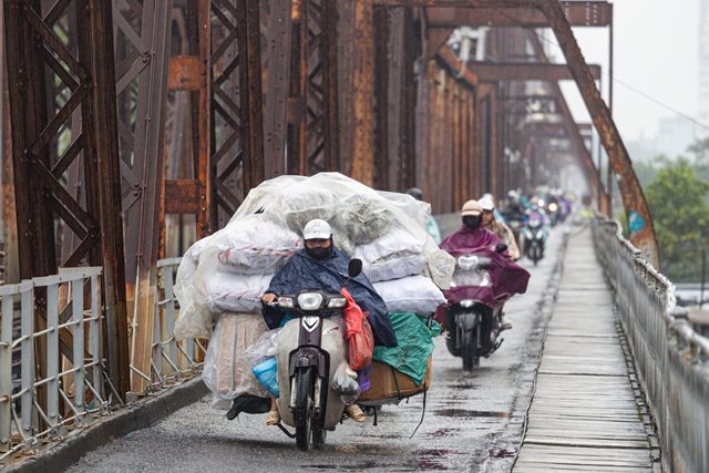 Không khí lạnh tiếp tục tăng cường, miền Bắc trời rét, miền Trung vẫn còn mưa lớn